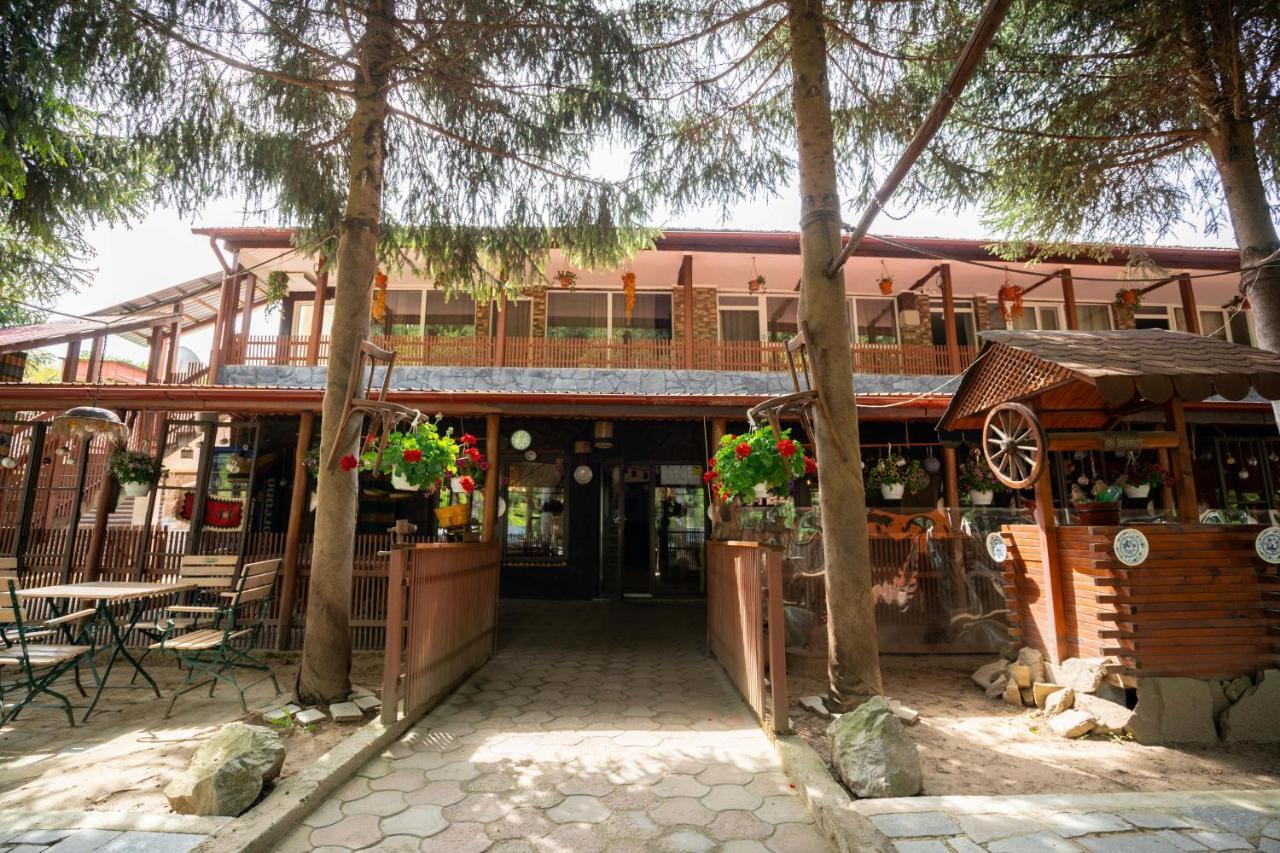 La Padure Hotel Brebu Exterior foto