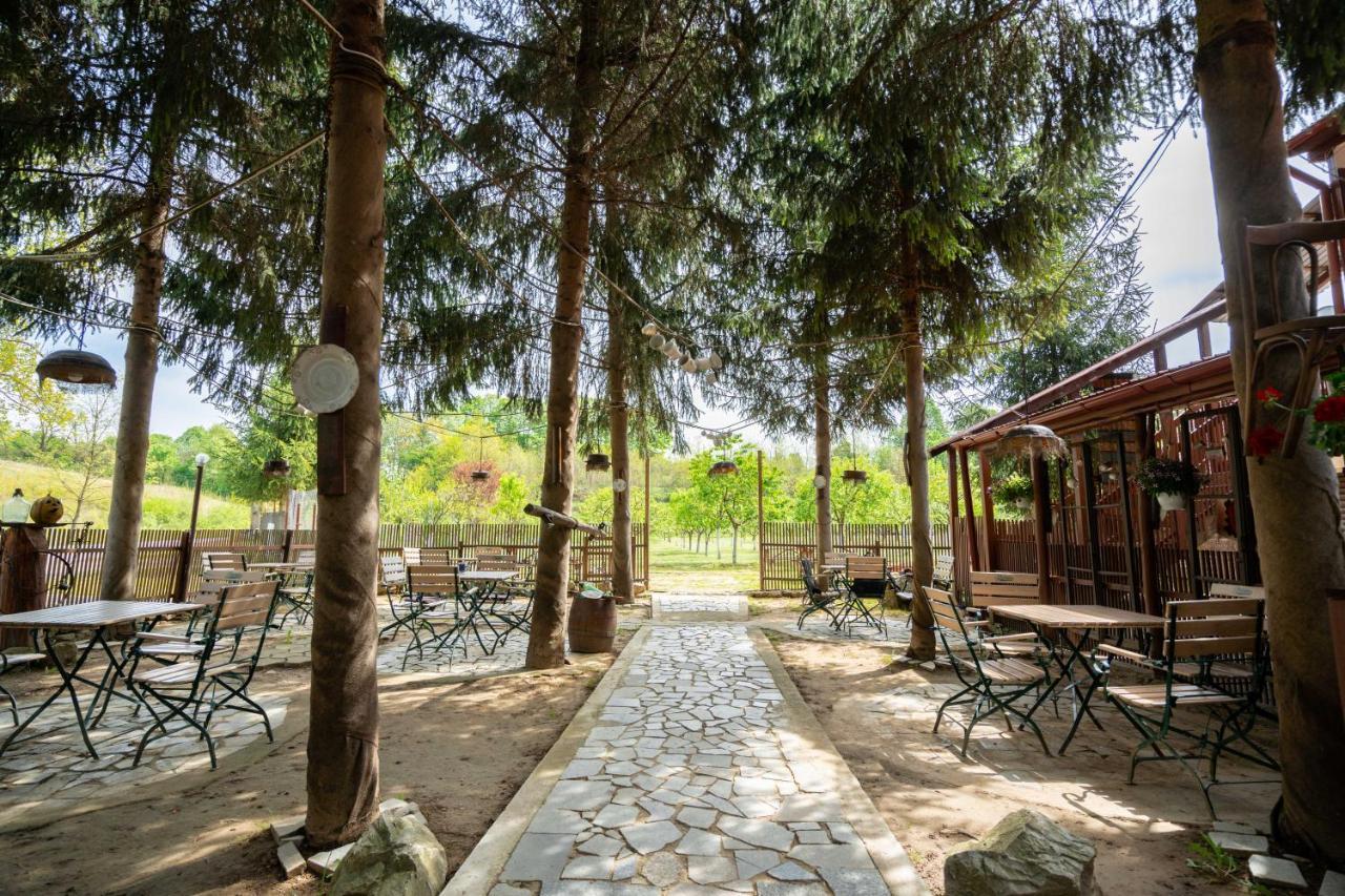 La Padure Hotel Brebu Exterior foto